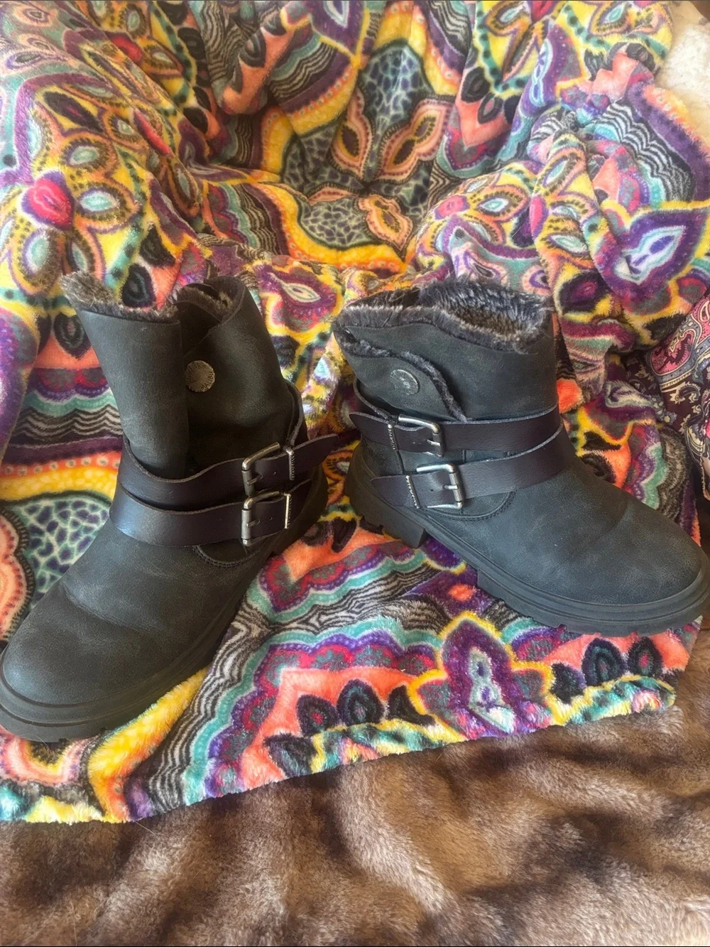 Little girls Blowfish fur lined boots size 1